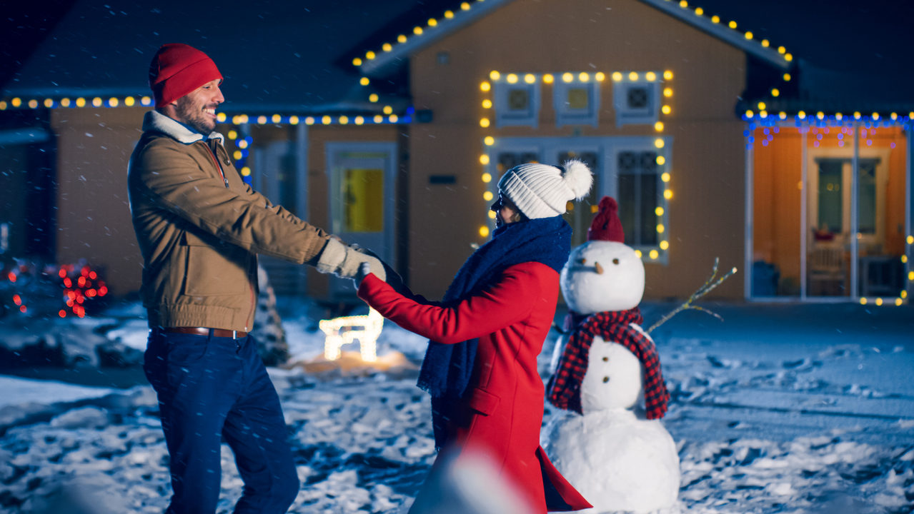 How to Date Like You’re in a Hallmark Christmas Movie